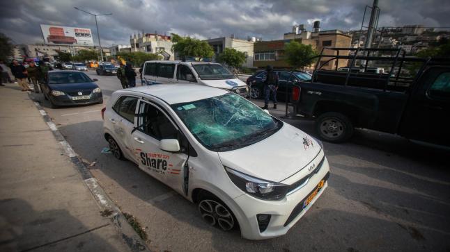 وسائل إعلام إسرائيلية تكشف ملابسات مهاجمة الفلسطينيين لسيارة السياح الألمان