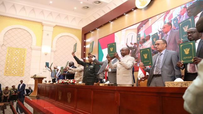 مبعوثين من 6 دول في السودان لإسراع عملية الاتفاق السياسي