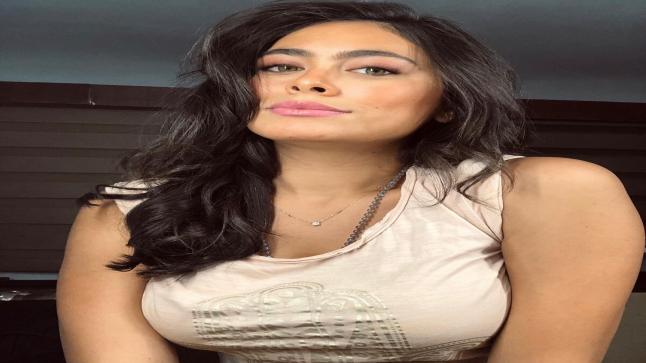هاجر أحمد عن بدايتها الفنية: “كنت رمي الهدوم من البلكونة بسبب أهلي”