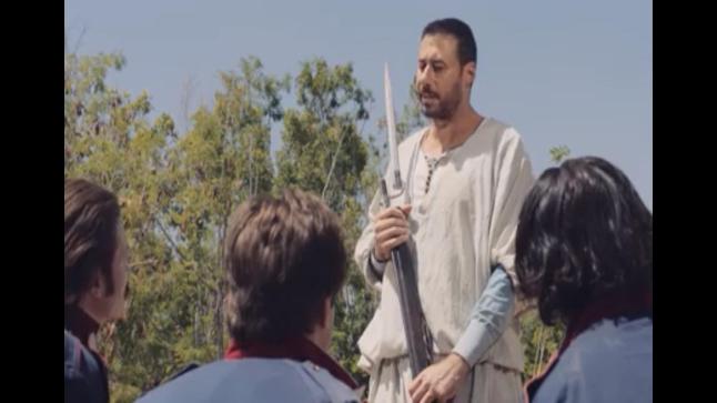 مسلسل سره الباتع.. أحمد صلاح السعدني يحتجز جنود فرنسيين في الحلقة 16