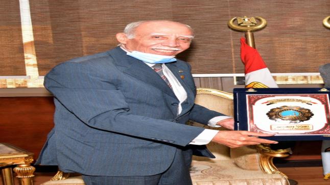 القاهرة تودع أحد أبطال الجيش ومخابراتها الحربية