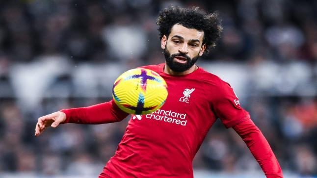 أسطورة ليفربول يؤكد أن محمد صلاح لديه عروض ضخمة!
