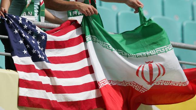 الولايات المتحدة وإيران تجريان محادثات لتهدئة التوتر بين البلدين