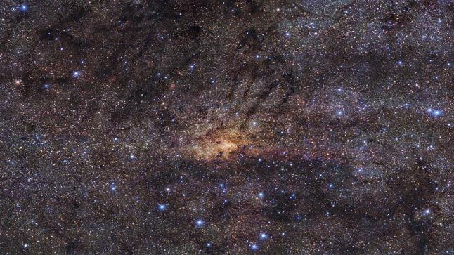 علماء الفلك يكتشفون سرا خطيرا يحدث في السماء.. ما القصة؟