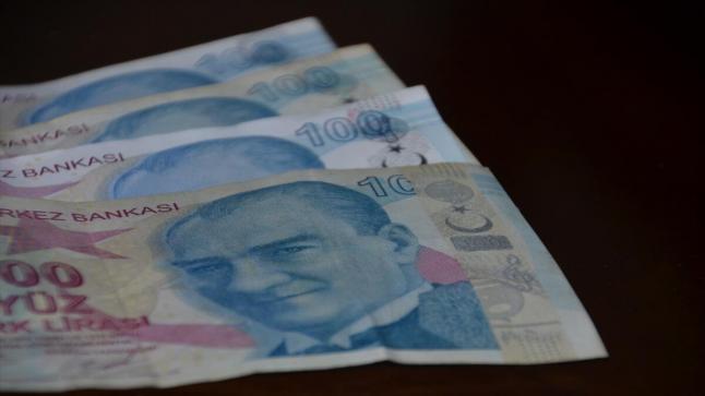 بعد عقوبات واشنطن.. الليرة التركية تصعد 1% أمام الدولار الأمريكي